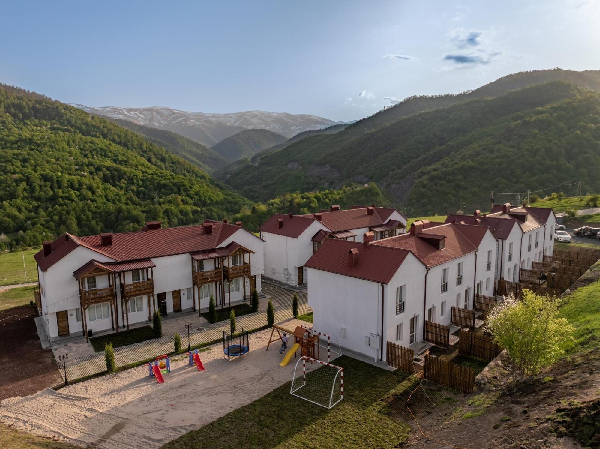 Motives Inn Діліжан Екстер'єр фото